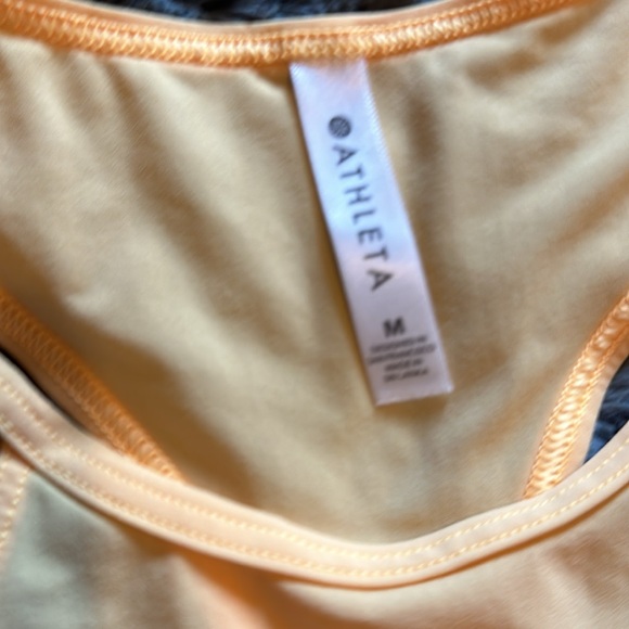 Athleta Ultimate Hybrid Tank - Picture 3 of 3